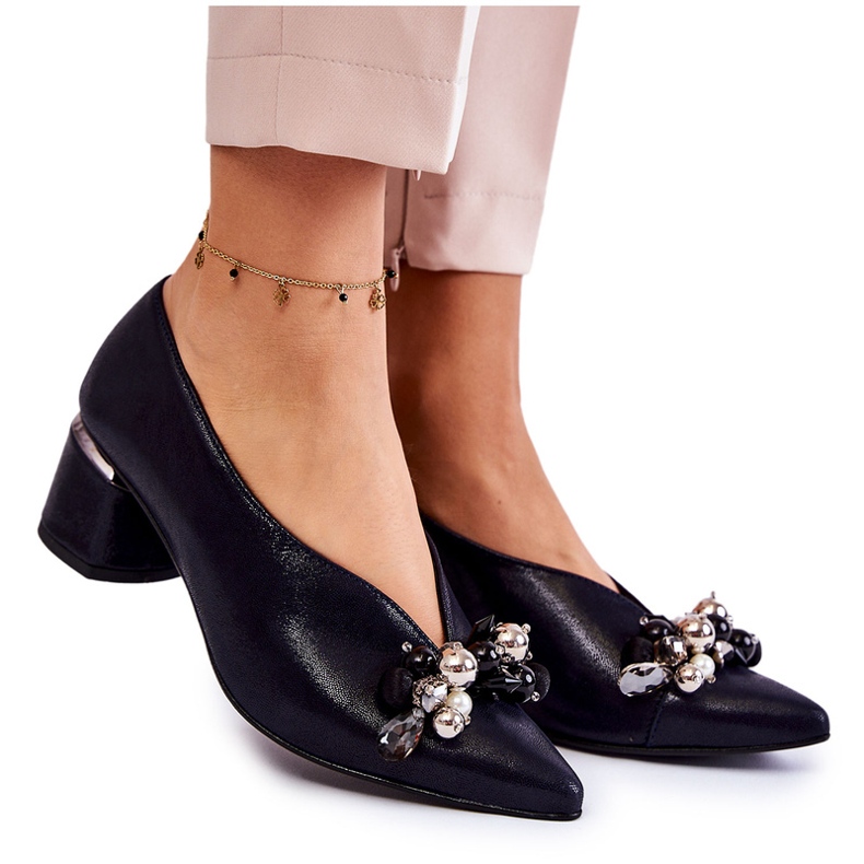 Bombas de cuero con un adorno Laura Messi 2487 Navy Blue azul