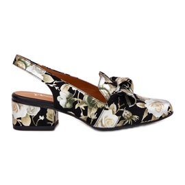 Maciejka Bombas de cuero de flores con un arco N6539-44 Negro