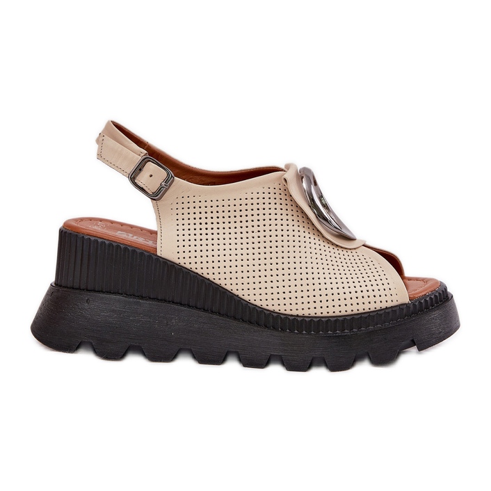 ARTIKER Sandalias de cuero para mujeres con una cuña con decoración Artker 56C0111 beige