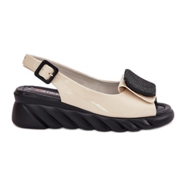 Sandalias para mujeres lacadas en cuero con antigua decoración Artiker 56C1567 beige Sandalias para mujeres lacadas en cuero con antigua decoración Artiker 56C1567 beige