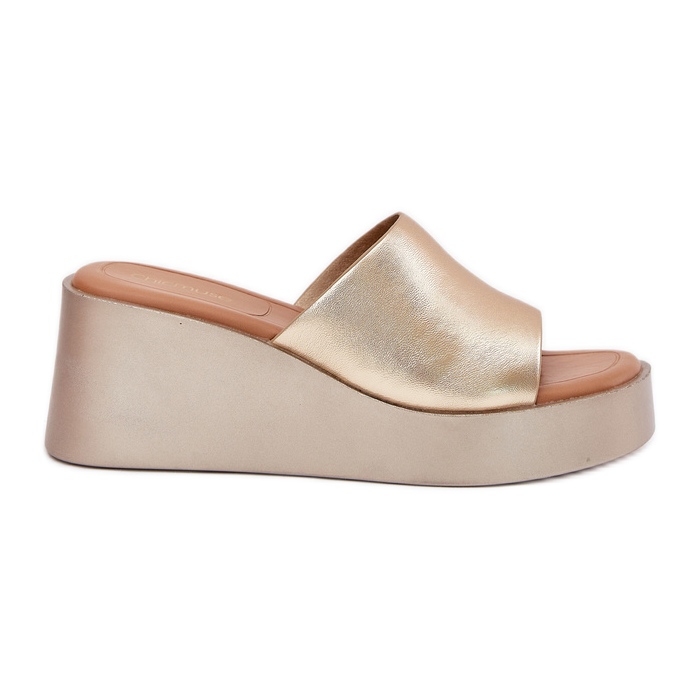 Inna Chanclas para mujeres en una cuña de cuero ecológico dorado