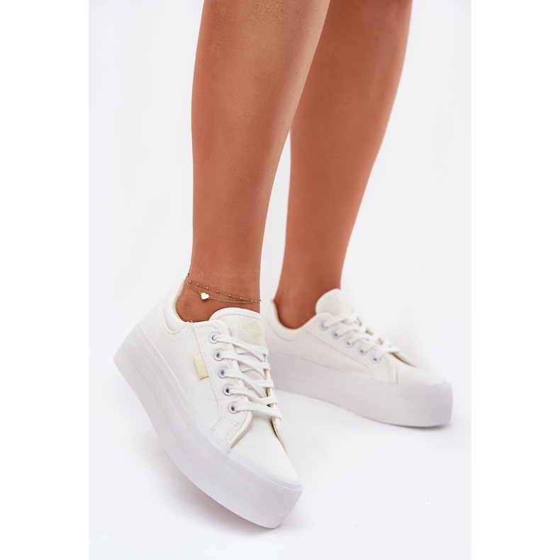 Zapatillas para mujeres en la plataforma Lee Cooper LCW-25-31-3450L White blanco