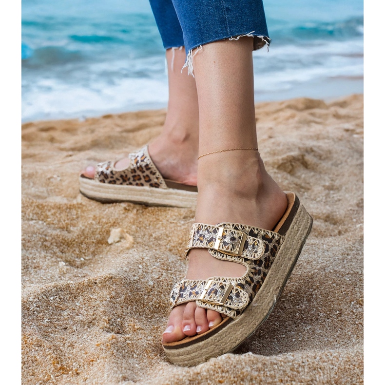 Zapatillas de leopardo alpargatas con hebillas marrón