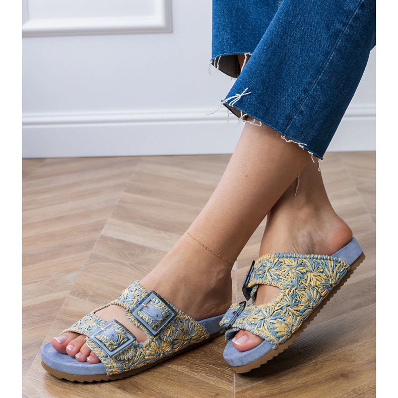 Aletas de crochet azul con abrazaderas en rayas