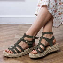 Sandalias verdes de Eftrille en una plataforma baja