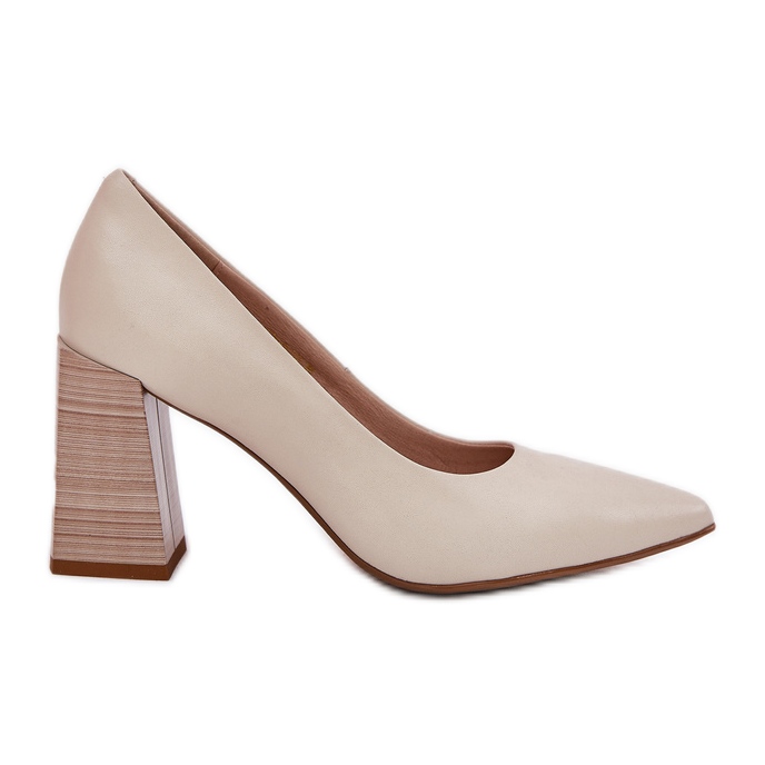 EVento Bombas de cuero en el post beige