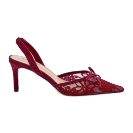 Tacones de encaje con un tacón de burdeos abierto rojo Tacones de encaje con un tacón de burdeos abierto rojo