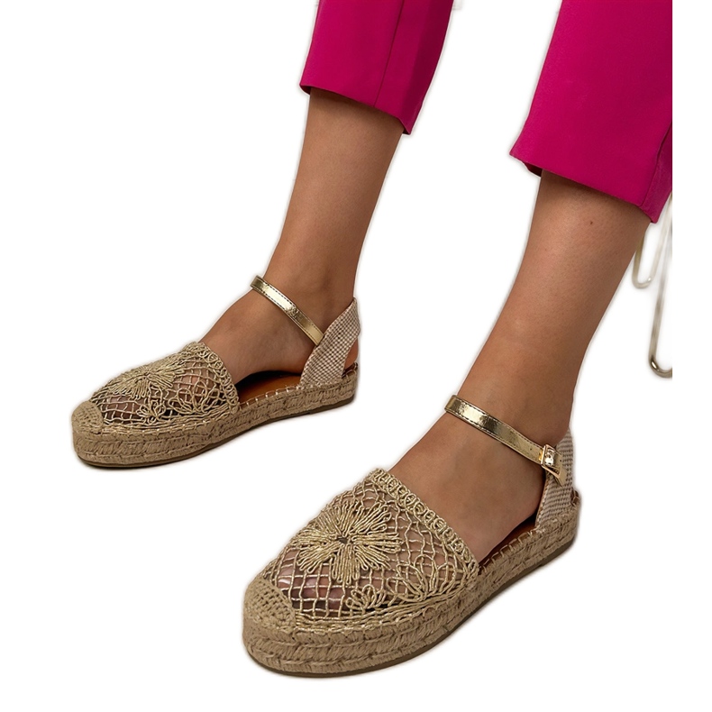 Sandalias de oro de alpargatas abiertas dorado