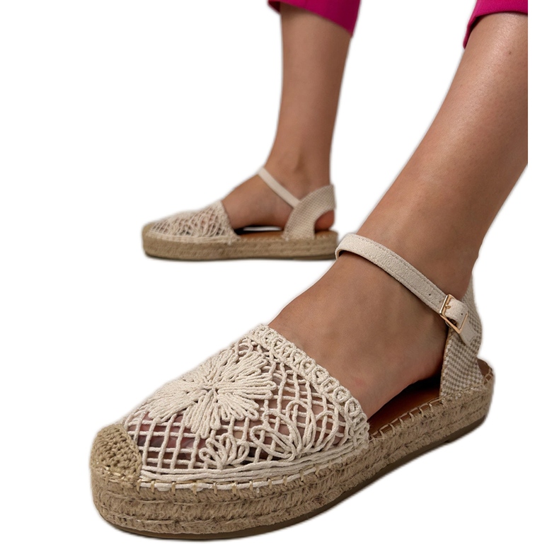 Sandalias beige abiertos de azar
