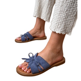 Chanclas azules con arco y decoración en los bordes Chanclas azules con arco y decoración en los bordes