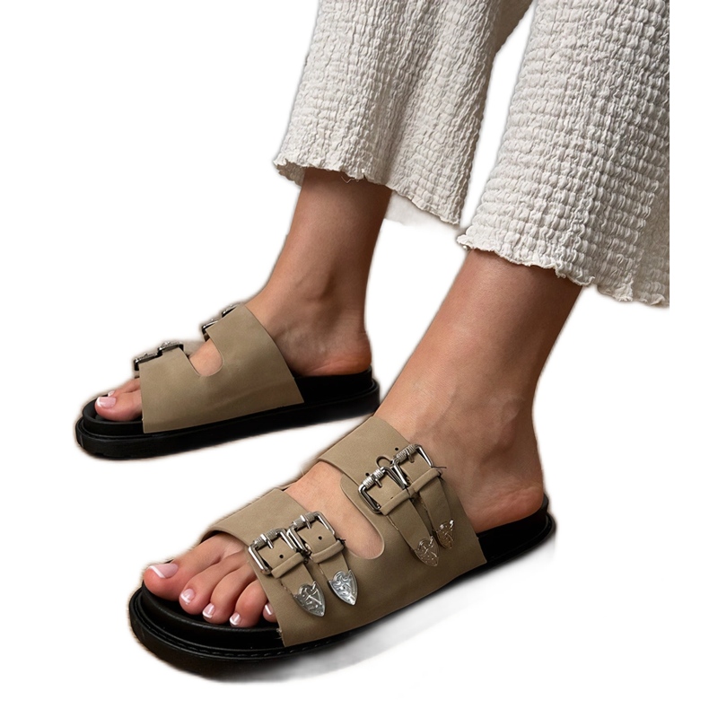 Zapatillas de mujeres verdes con hebillas decorativas beige Zapatillas de mujeres verdes con hebillas decorativas beige