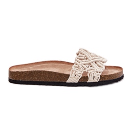 Flip Flip Flip Flip en la plataforma de corcho beige