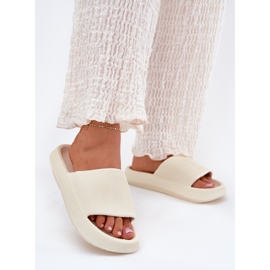 Zapatillas de espuma ligera de mujeres en una suela de ECRU gruesa blanco