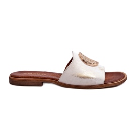 Zazoo 2938 Chanclas de Piel con Tacón Plano y Adorno Dorado, Cepillado blanco