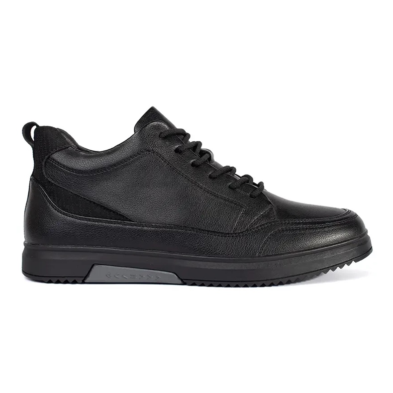 Zapatos de hombre aislados negros