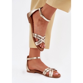 Sandalias de cuero para mujer plana Maciejka 07029-25 PLN dorado