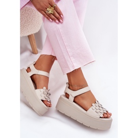 Sandalias de cuero para mujeres en la plataforma Beige Chebello 4701