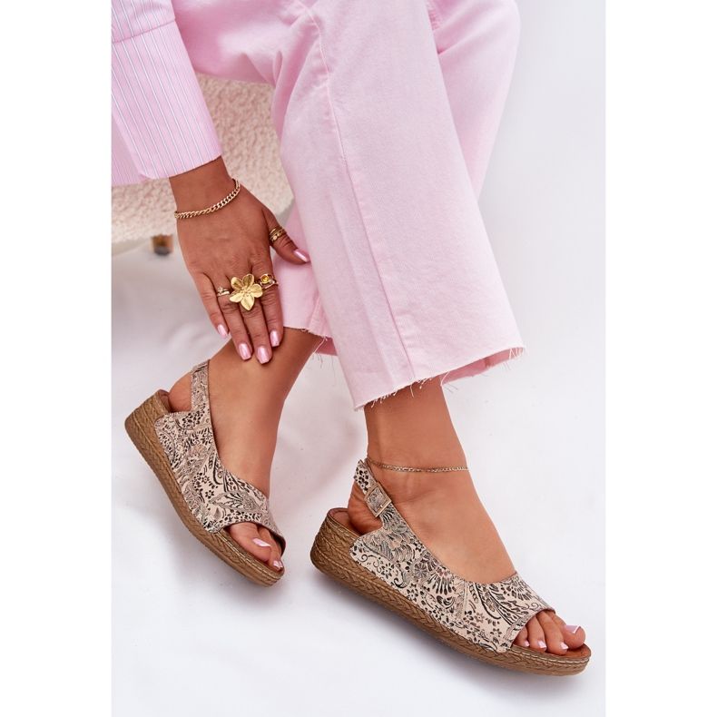 Sandalias de cuero para mujeres en Wedge Maciejka L7069-04 Beige