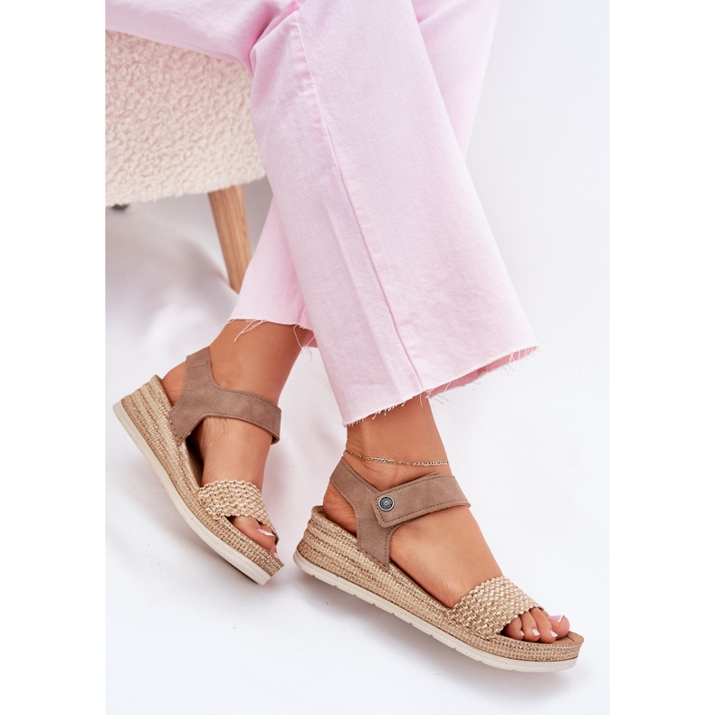 Sandalias para mujeres en la cuña INBLU RV000014 beige