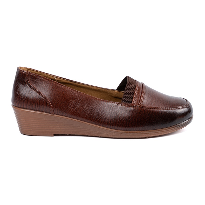Shelvt Zapatos en una cuña baja marrón