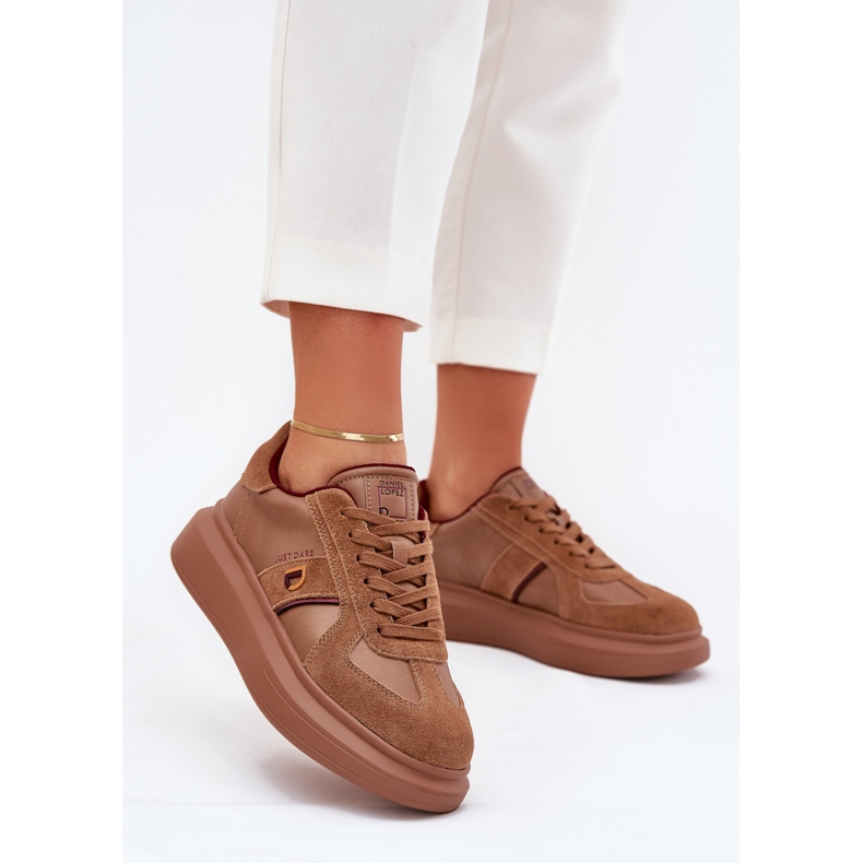 Zapatillas de deporte de cuero para mujeres en la plataforma Big Star de Daniel Lopez SS2D4005 Brown marrón