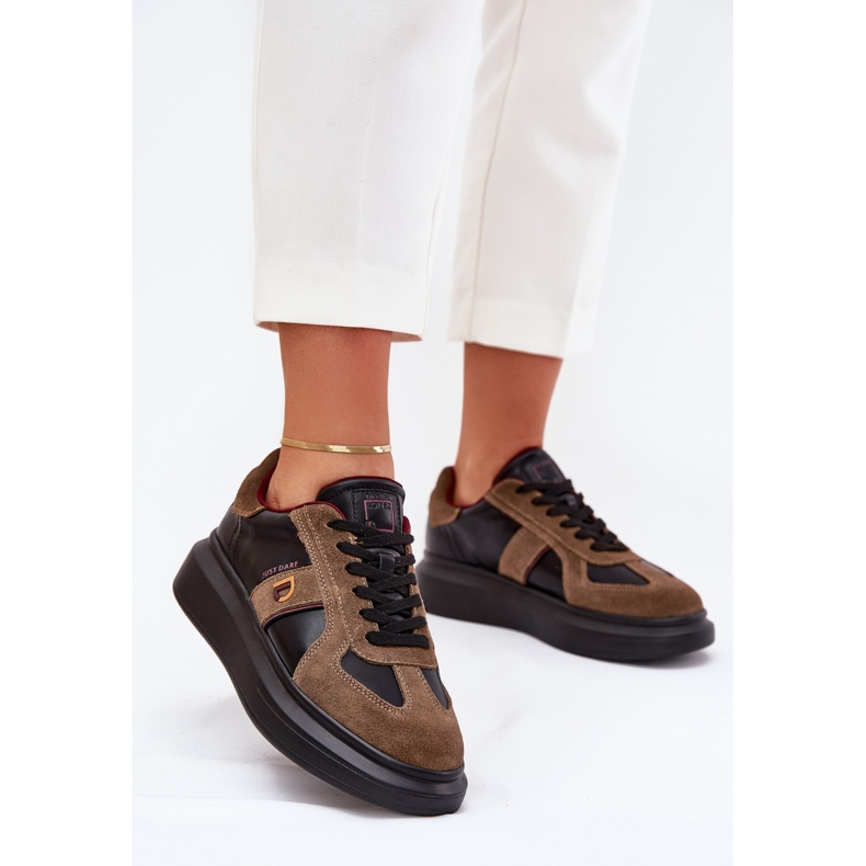 Zapatillas de deporte de cuero para mujeres en la plataforma Big Star de Daniel Lopez SS2D4001 Negro