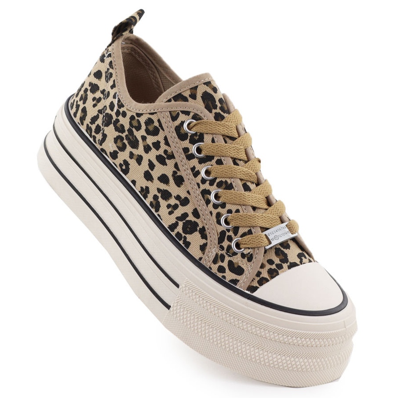 Zapatillas bajas en una plataforma de leopardo beige news 9157