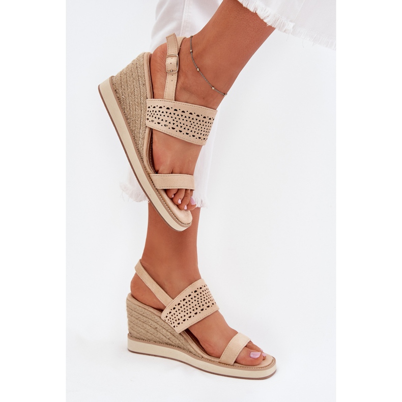Boto Sandalias de trabajo de trabajo para mujeres para cuña con una trenza beige zolira