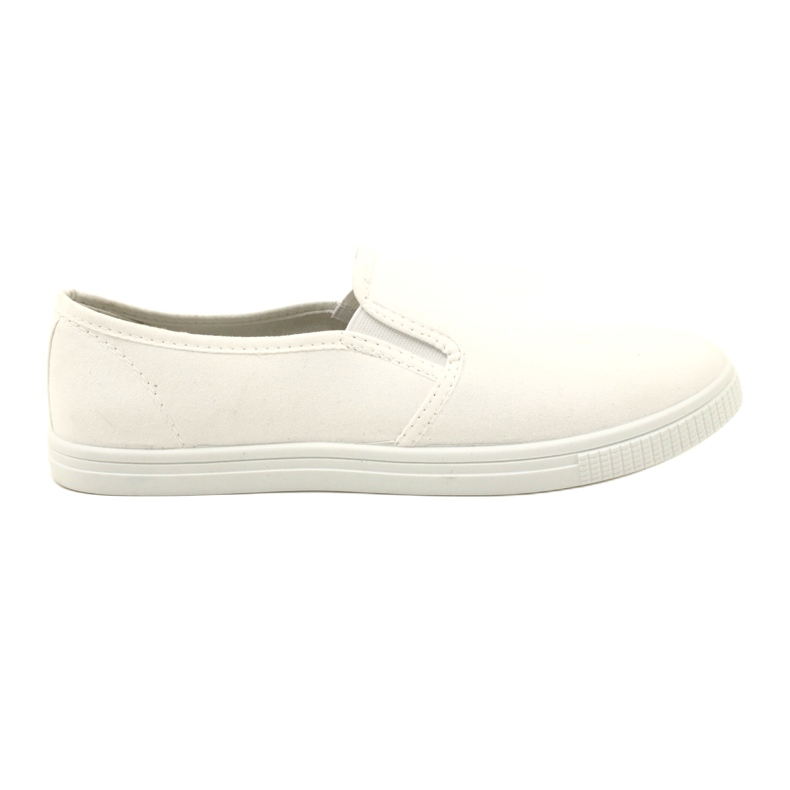 Material blanco de zapatillas para mujeres insertadas