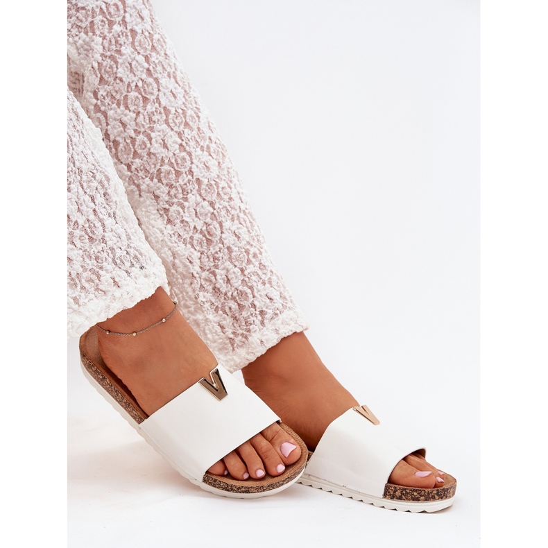 Boto Flip fallas para mujeres en una plataforma de corcho con un detalle decorativo de Vessira White blanco