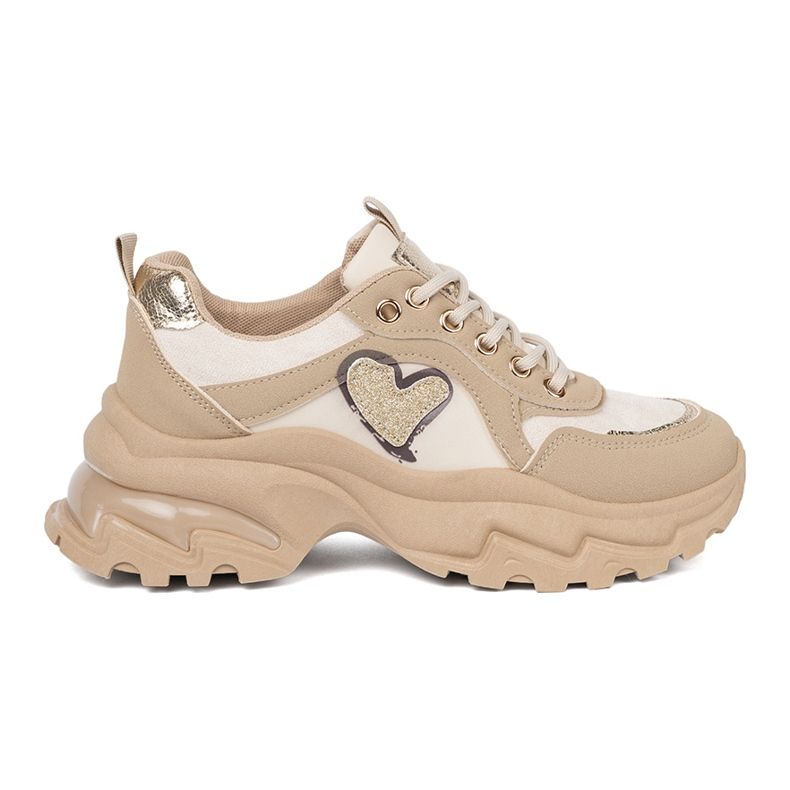Shelvt Zapatillas beige con un corazón dorado decorativo