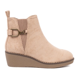 Shelvt Botas para mujeres beige en una cuña cómoda y baja