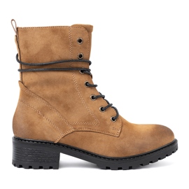 Shelvt Lace -Up trabajadores de color verde oscuro con un efecto de sombreado en la nariz