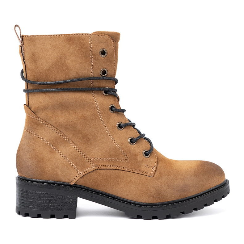 Shelvt Lace -Up trabajadores de color verde oscuro con un efecto de sombreado en la nariz