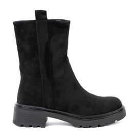 Shelvt Botas negras en una suela gruesa con tobillo superior negro
