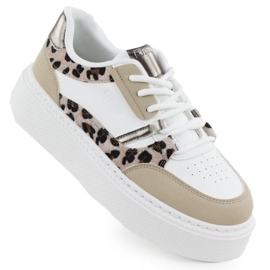 Zapatos deportivos en la plataforma Big Star en SS274357 INT2167A blanco