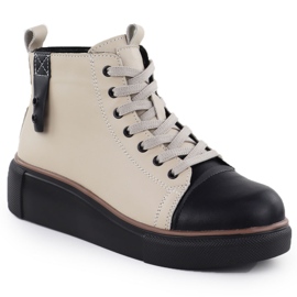 T.Sokolski Botas de cuero para mujeres beige aislado. Sokolski Z24-218 T.Sokolski Botas de cuero para mujeres beige aislado. Sokolski Z24-218