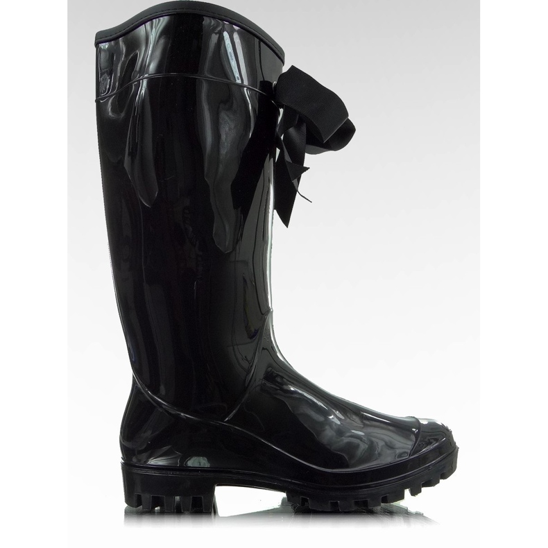 B812-10 Chanclos negros brillantes