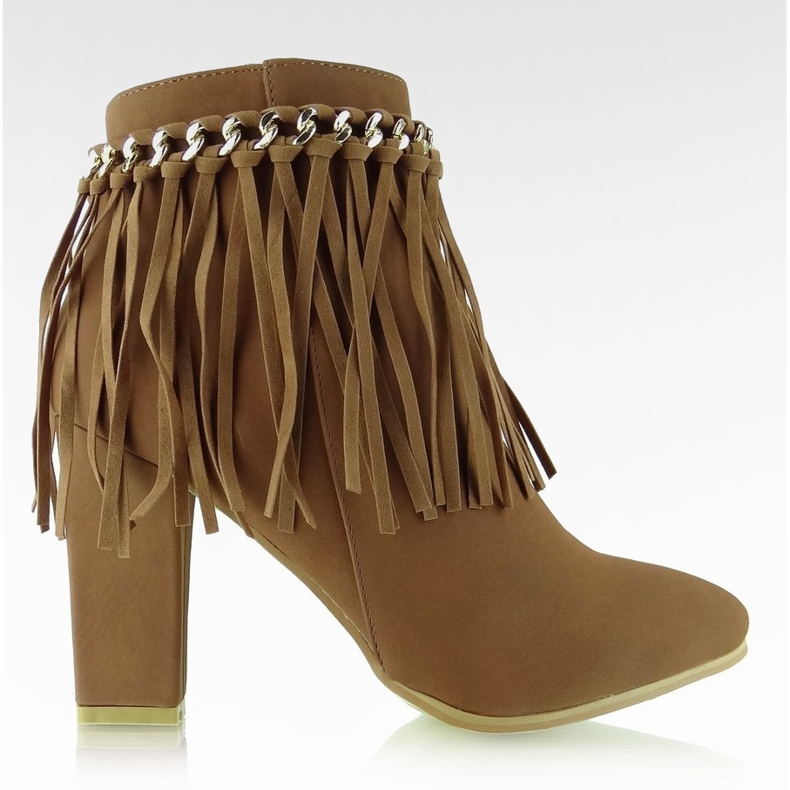 Borlas de camello con tacones anchos marrón