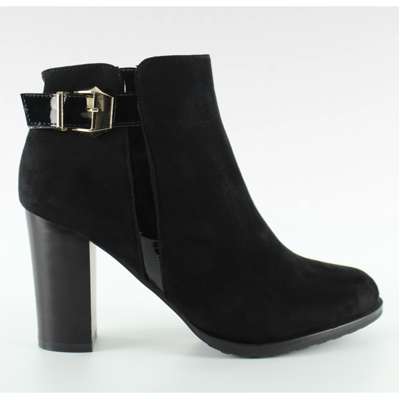 Botas de ante con cinturón Negro