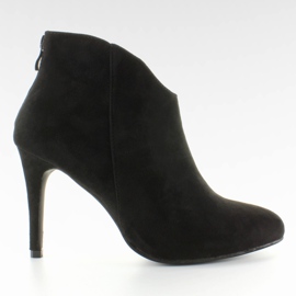 Botas con un corte en la parte delantera M239 Negro.