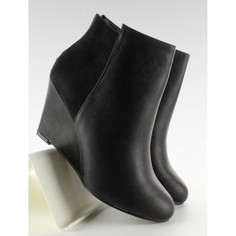 Botines de ante negro