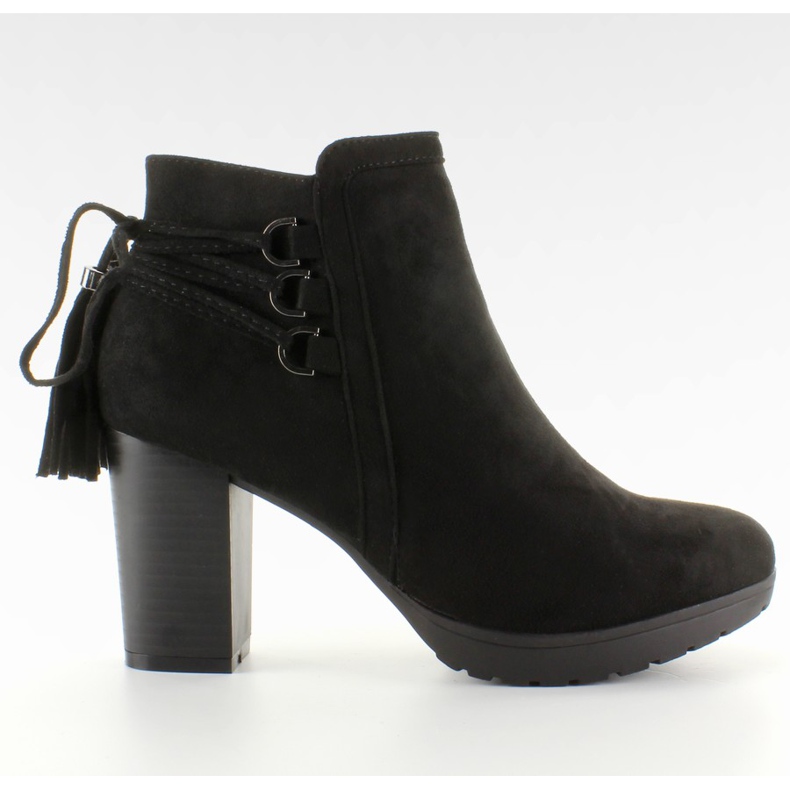 Tacones decorativos negros
