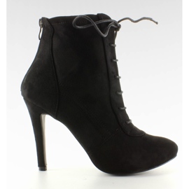 Tacones con cordones negros Tacones con cordones negros