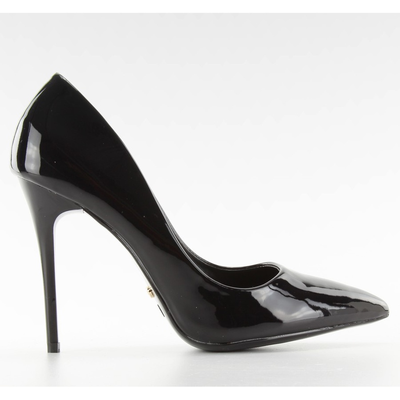 Tacones negros barnizados lisos Le03