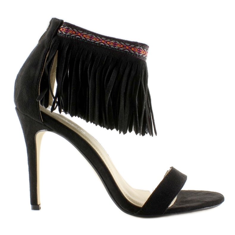 Sandalias negras étnicas con flecos negro