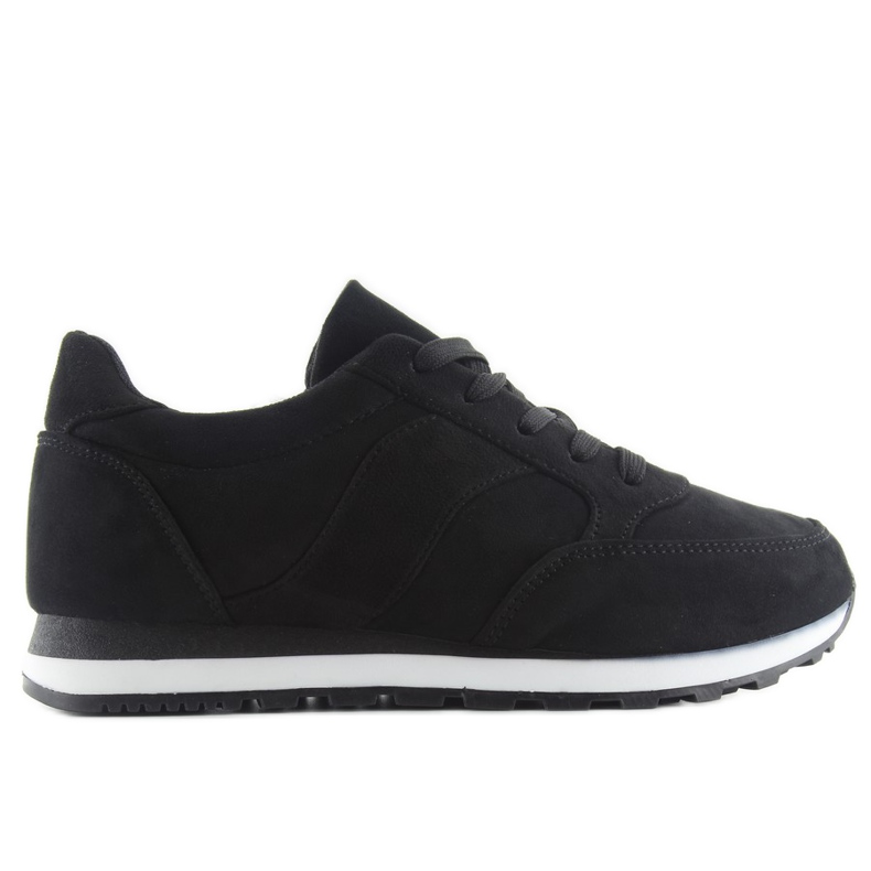 Deportivas ante Bl111 negro