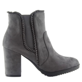 Botas de tacón con volante m269p Gris