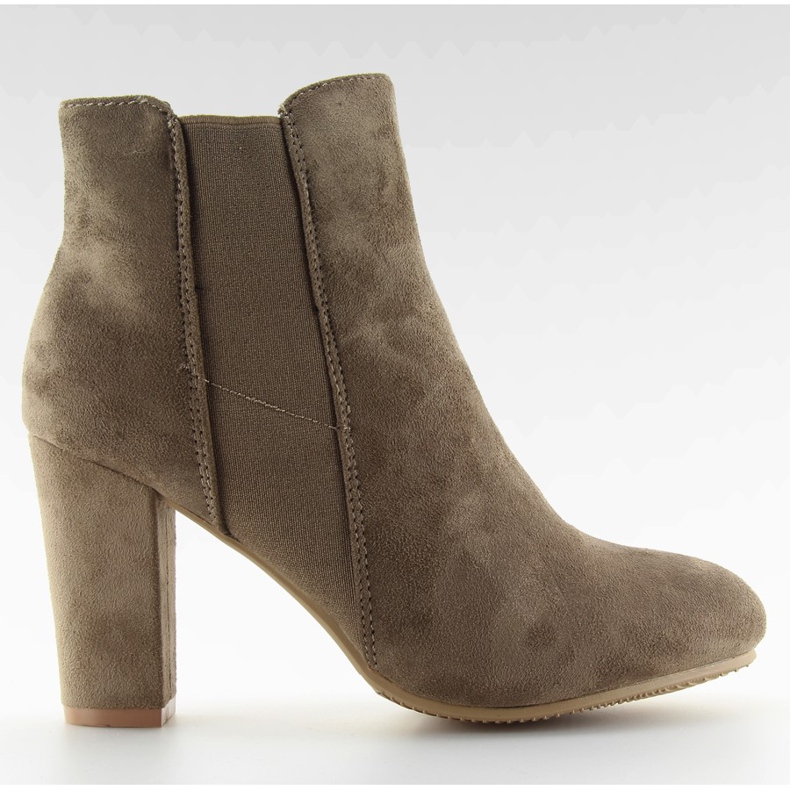 Botas con aislamiento en los talones beige caqui