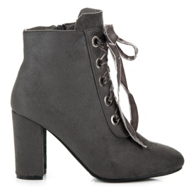 Bestelle Elegantes botas atadas gris